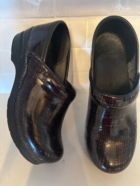 DANSKO CLOGS